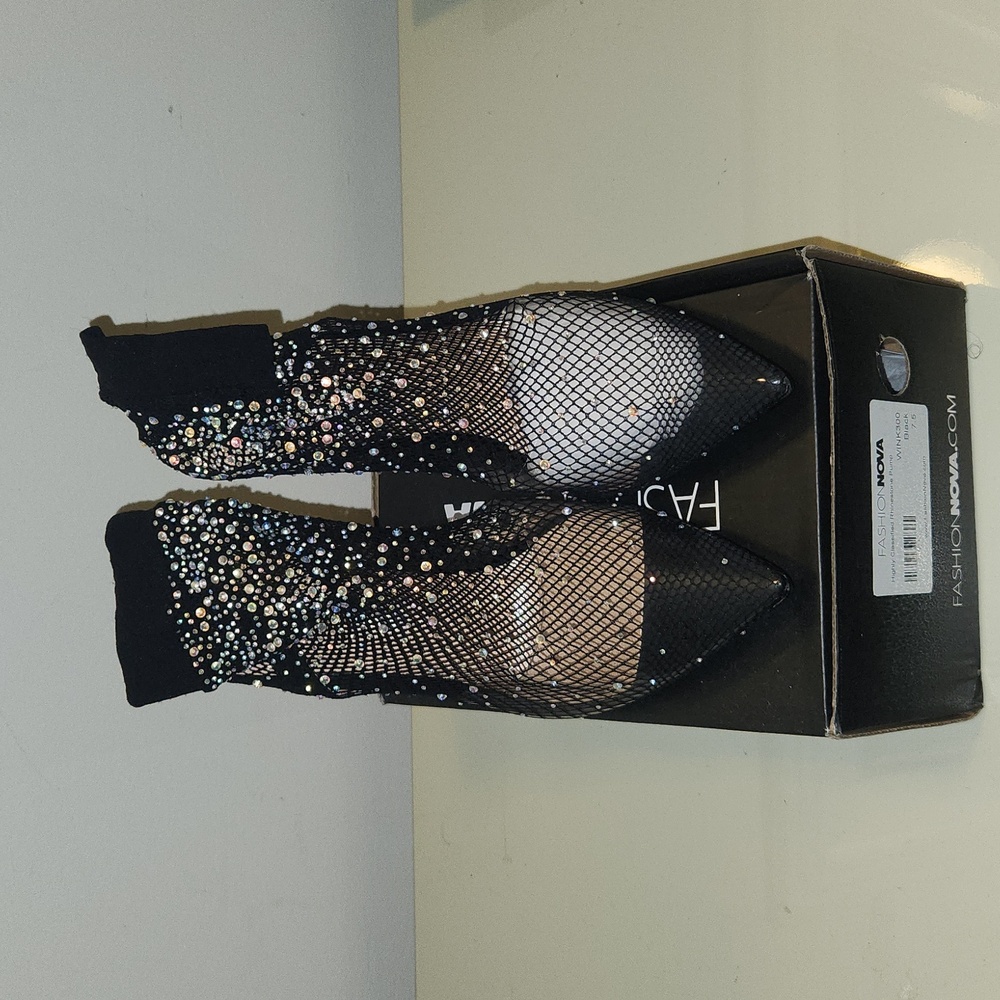 Highly Classified Rhinestone Pump - Black Size 7.5 - Picture 2 of 8